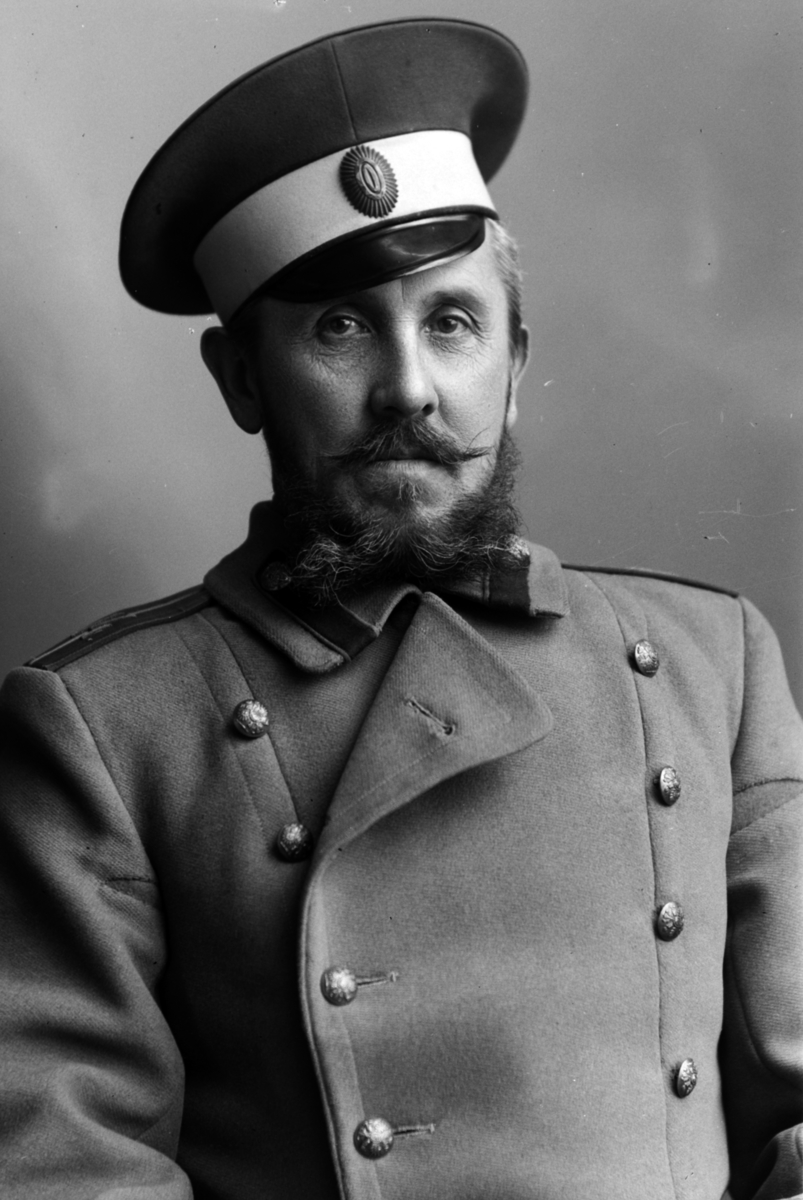 Christian Grundseth, RUSSERKAPTEIN, ESPA, KAPTEIN, UNIFORM, 20670, RUSSISK FLYKTNING, BANEMINDE. Russian, former army captain, in uniform.