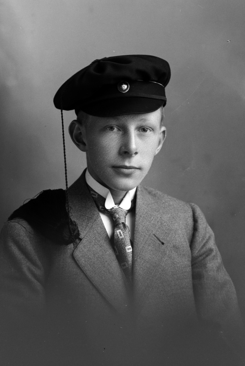 Christian Grundseth, RØHR COLBJØRN, STUDENT, HALVFIG. , 19399