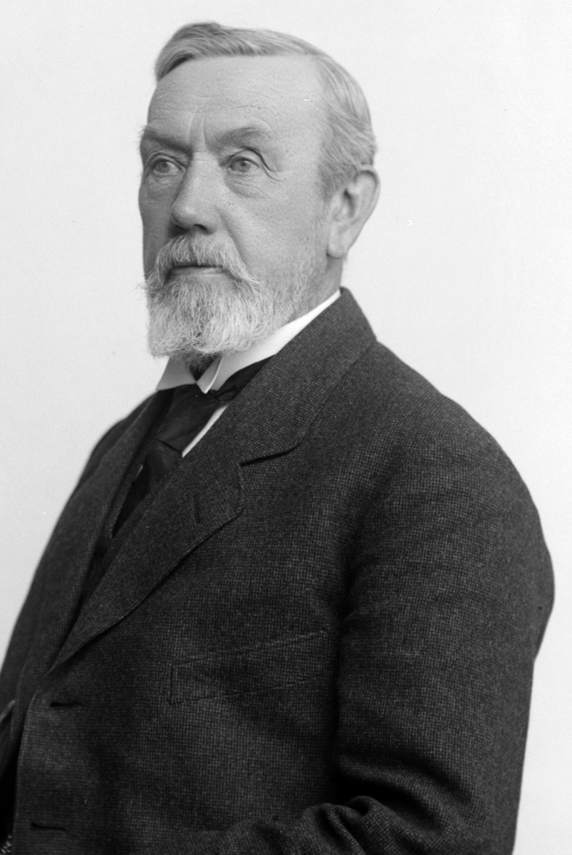 Christian Grundseth, SØLBERG LENSMANN, HALVFIG. , 25498