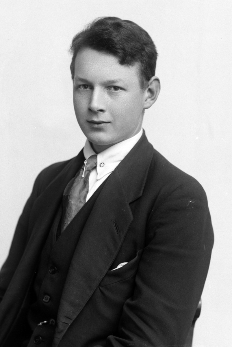 Christian Grundseth, TØRUD BIRGER, HALVFIG. , 30187