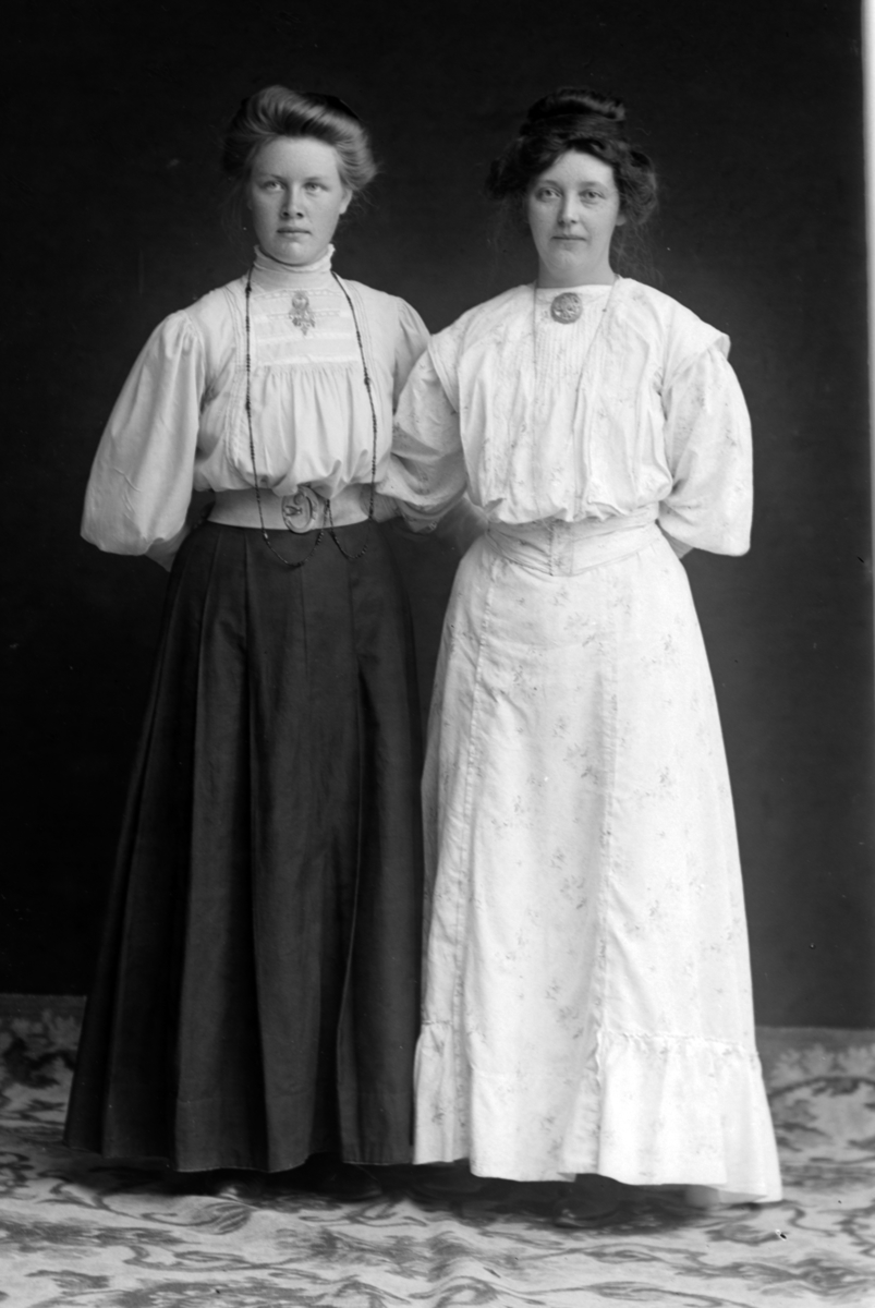 Christian Grundseth, VIEN OLGA, GR: 2 DAMER, HELFIG. , 11999