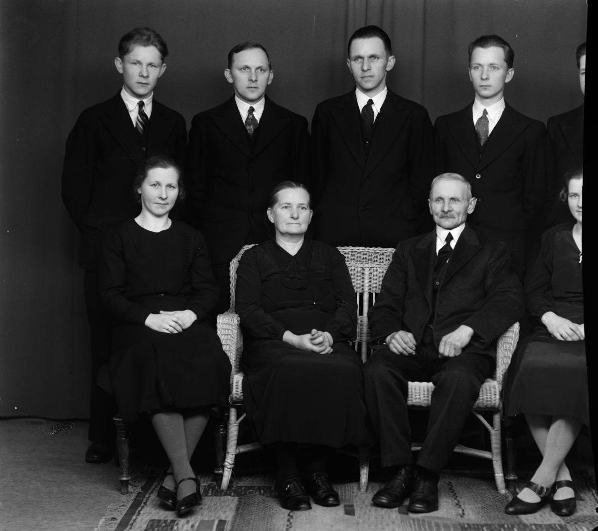 Christian Grundseth, AMUNDSEN, FAM. GR: 7, UKJENTE GLASSPLATA AVDELT.
