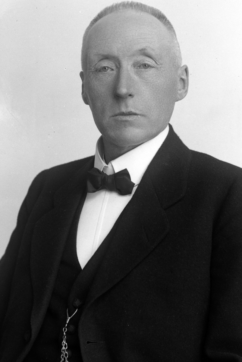 Christian Grundseth, WÆRINGSAASEN LENSMANN, HALVFIG. , 21899