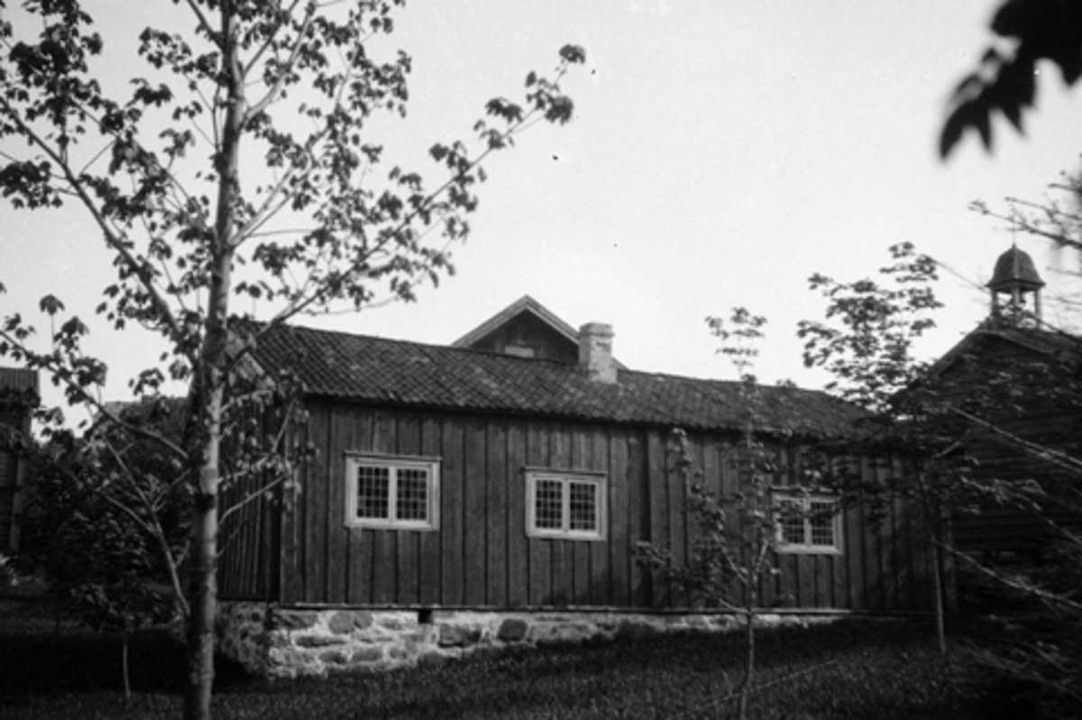 Toralv Bleken-Nilssen, HH-BORGSTUA, BAKSIDE, NHDH. 17, VANG PRESTEGARD.