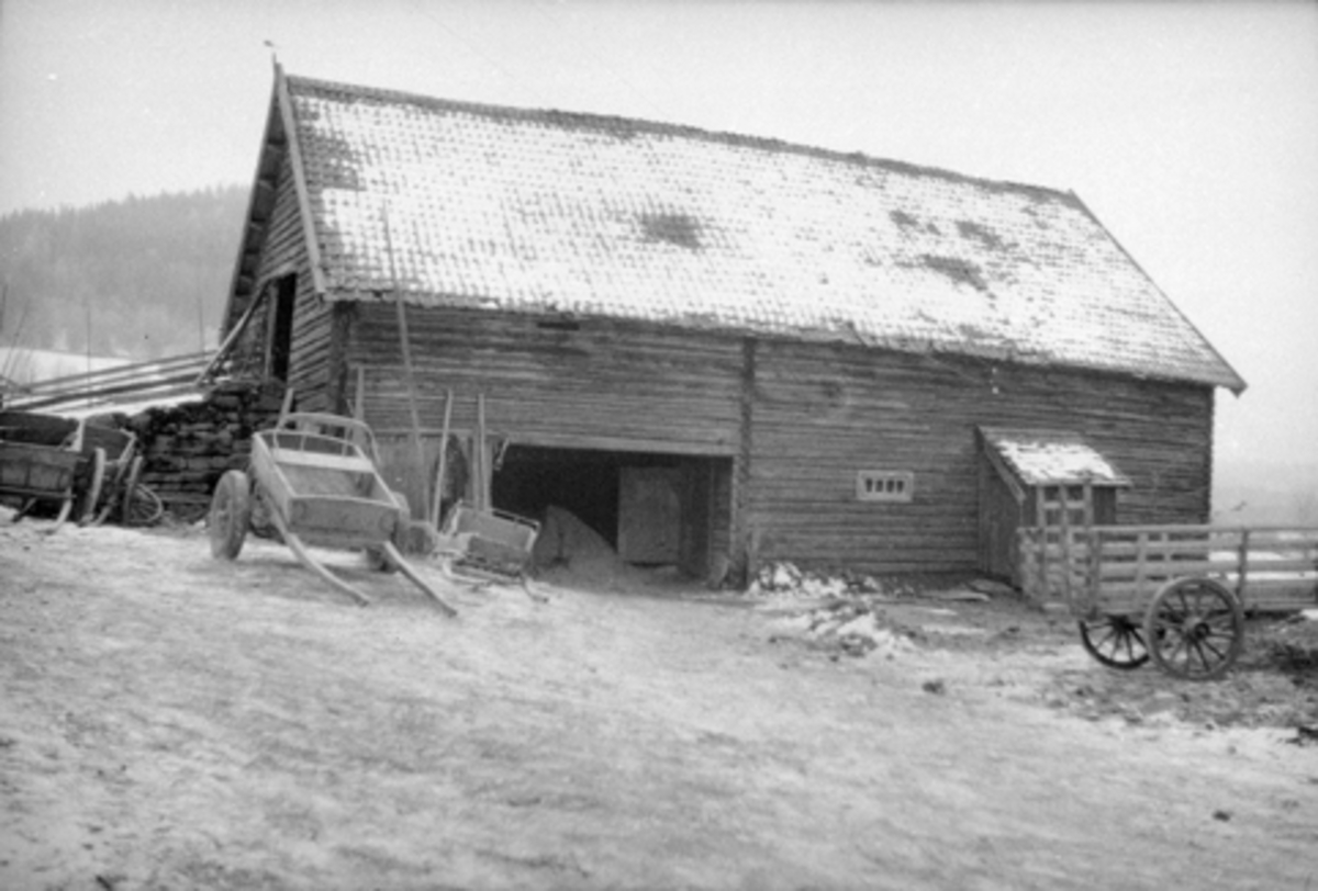 Toralv Bleken-Nilssen, MÆLUM, BRØTTUM, Ringsaker, STALL, LÅVE, EKSTR. TIDL. 1066.