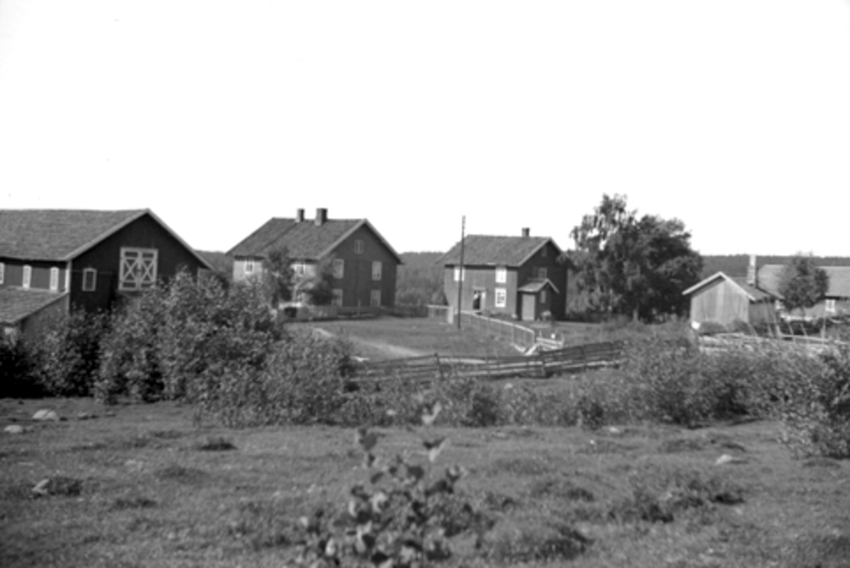 Toralv Bleken-Nilssen, RØSET, SØNDRE OG NEDRE, FURNES i Ringsaker, FB1. 559, GNR. 285-2 & 5.