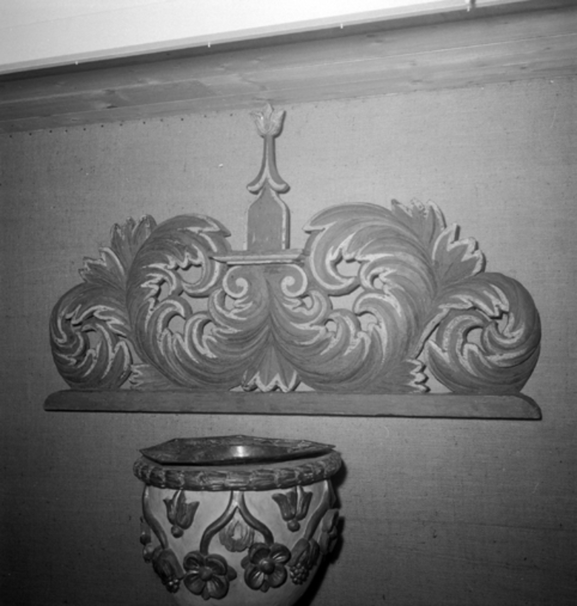 Anno Domkirkeodden, FURNES KIRKE i Ringsaker, DETALJ, ALTERSKAP.