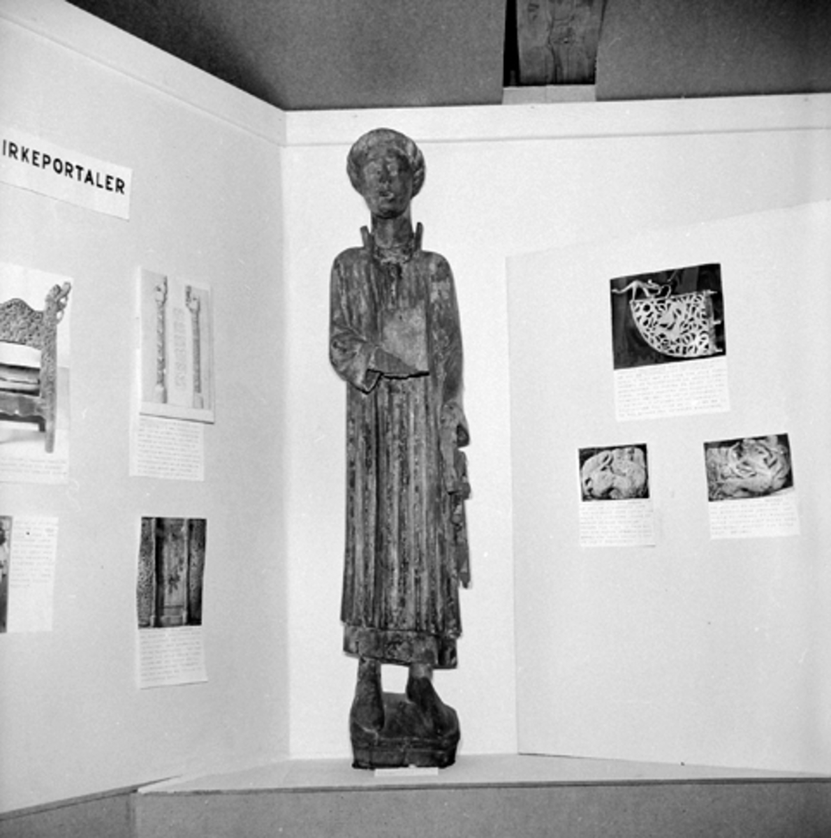 Anno Domkirkeodden, GJENST. , KIRKEKUNST, TREFIGURER, TOMTER KIRKE I VALLSET.