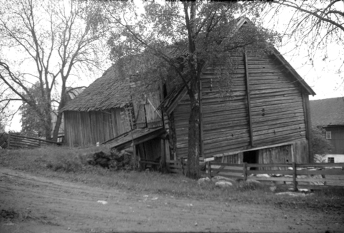 Toralv Bleken-Nilssen, STALLÅVE, TOKSTAD GARD, VELDRE i Ringsaker.