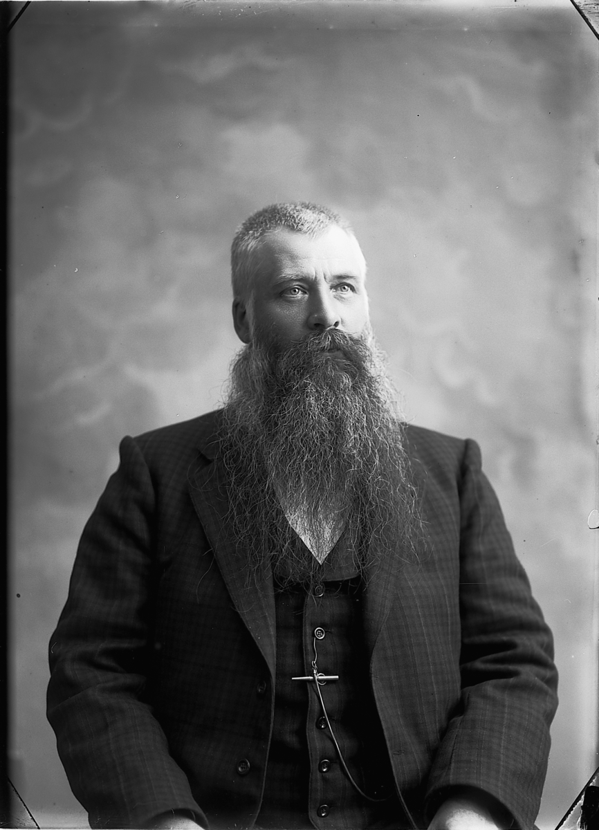 Martin Finborud, Portrett av L. S. Simenstad, Stavsjø, Hedmark.