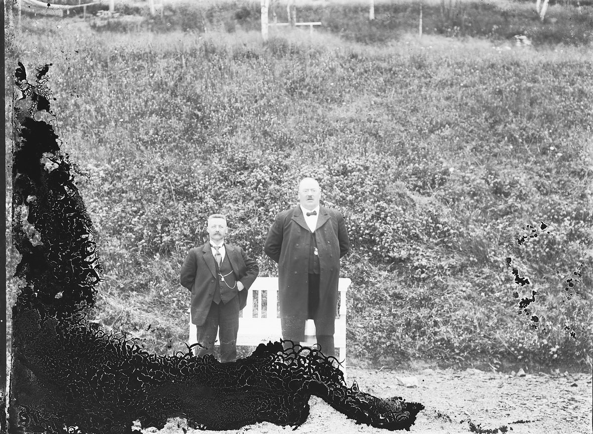 Oscar Løberg, 1 STOR OG 1 LITEN MANN.