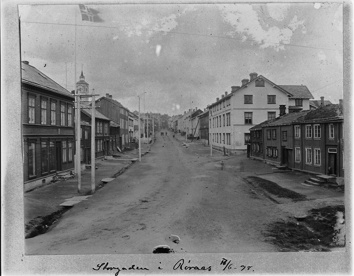 Johan Albert Steen, RØROS. SETT OPPOVER STORGATA I RØROS.