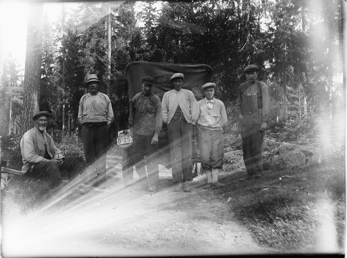 Ole M Martinsen, Samme motiv, HHB-00877 Bil, D-253
