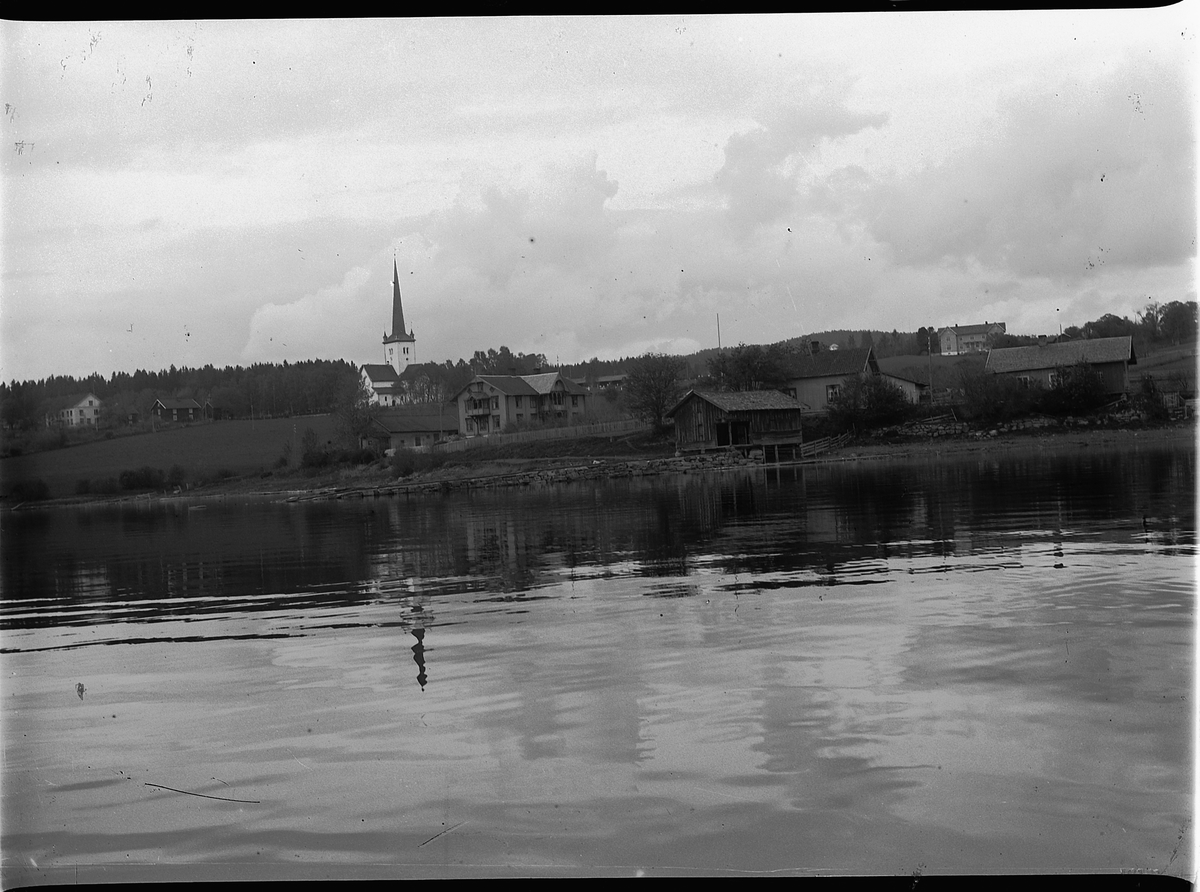 Mikkel Sveinhaug, RINGSAKER, PRESTEGARDEN, RINGSAKER KIRKE, RINGSTRAND, VELT-RINGSAKER. Brygge anløp for mjøsbåter.