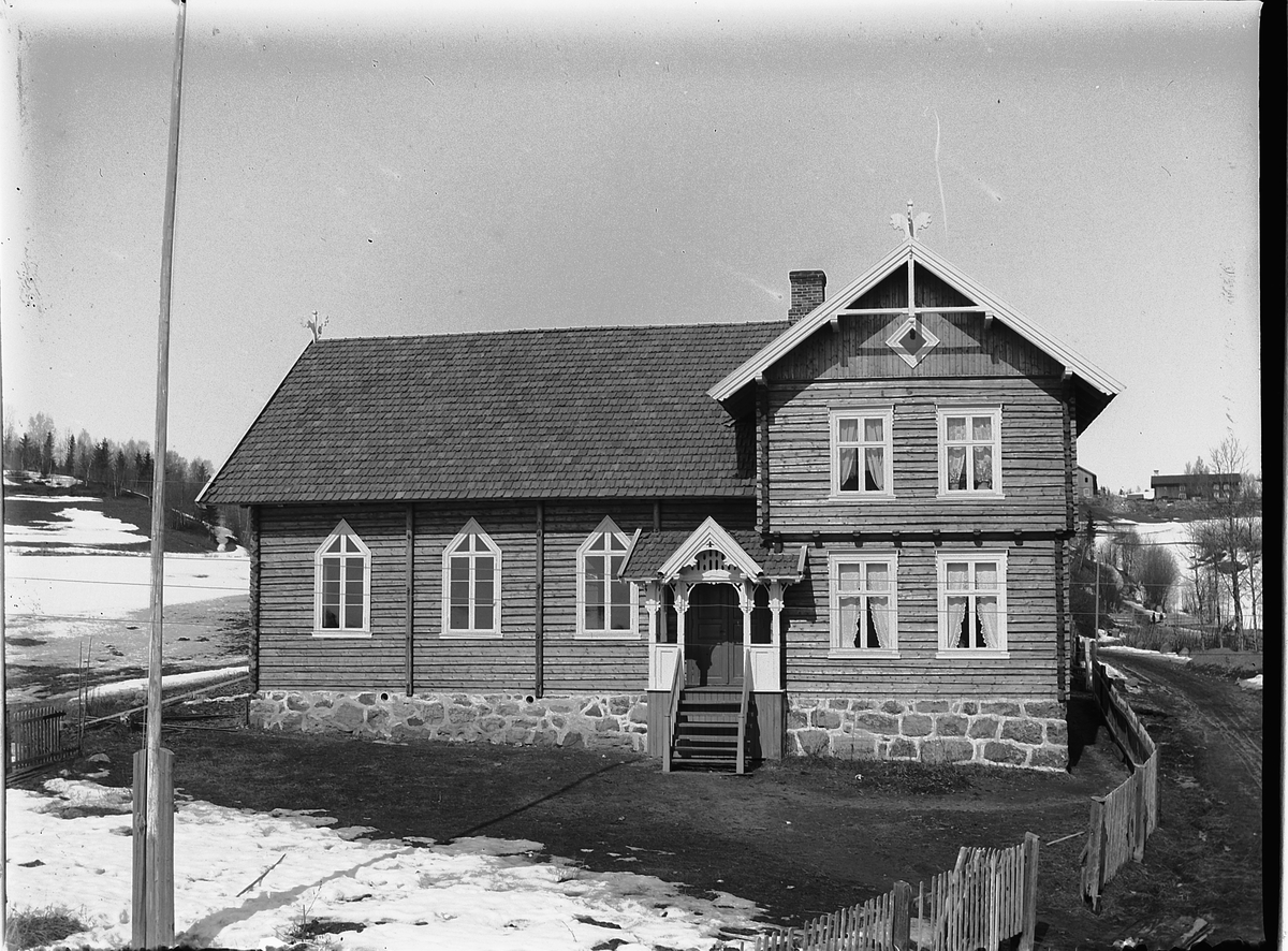 Ole Hansen Løken, VELDROM FORSAMLINGSLOKALE, BEDEHUS, VELDRE, Ringsaker, OPPFØRT 1900.