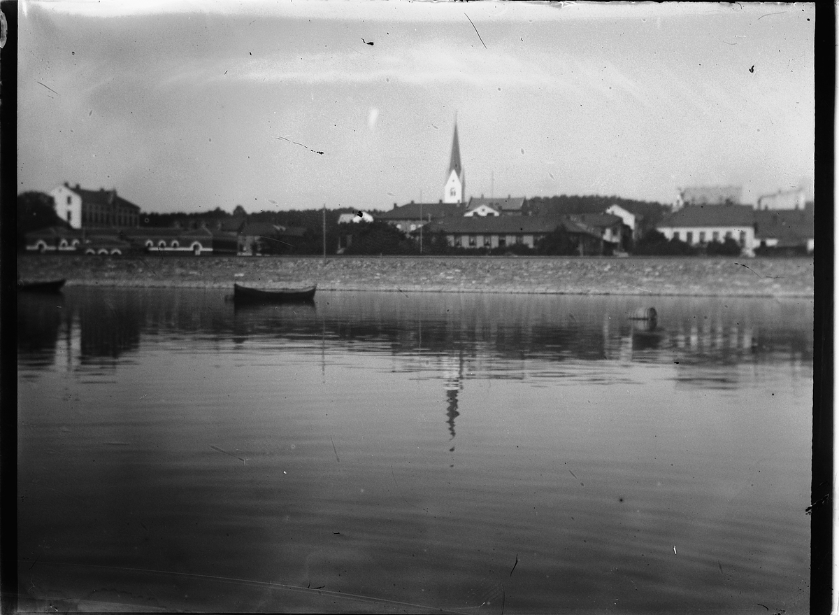 Johs. (Johannes) Johannessen, Hamar by sett fra Mjøsa.