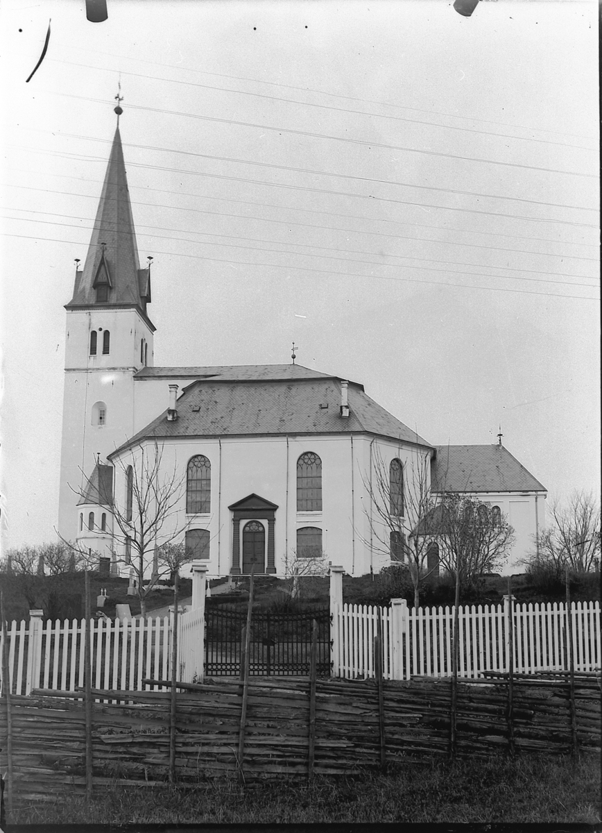 Mina Skraastad, Vang kirke i Hamar.