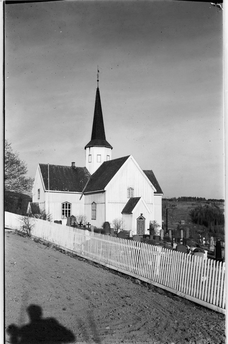 Håkon Prestkværn, BRØTTUM KIRKE, Ringsaker.