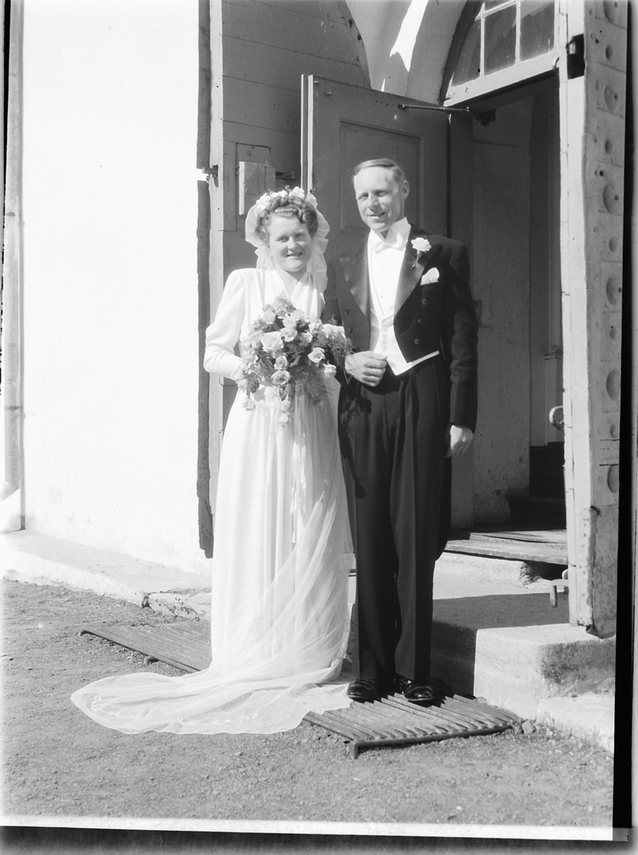 Håkon Prestkværn, BRUDEPAR, BRÅSTAD, 1948.