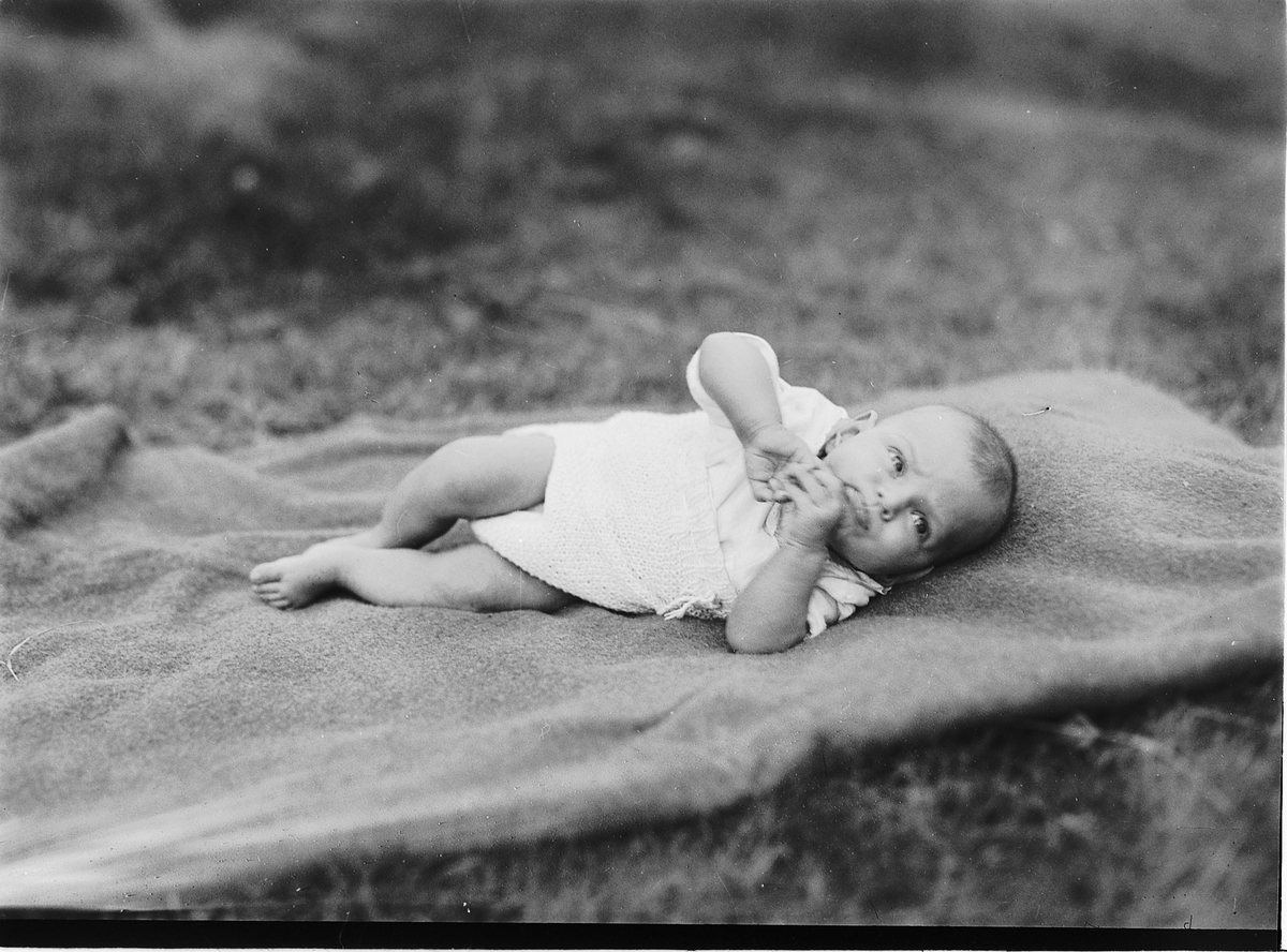 Håkon Prestkværn, PORTRETT UKJENT BABY.