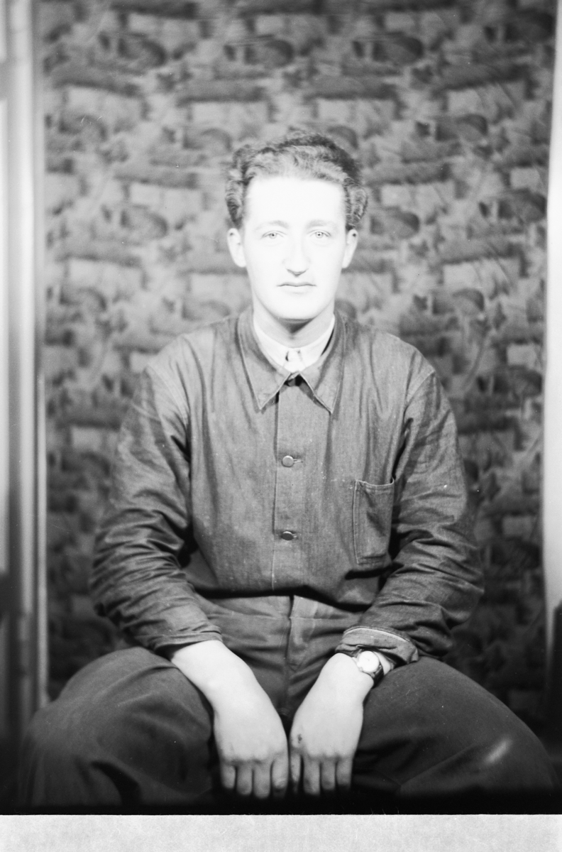 Håkon Prestkværn, Brumunddal arbeidermannskor. Portrett av ukjent mann.