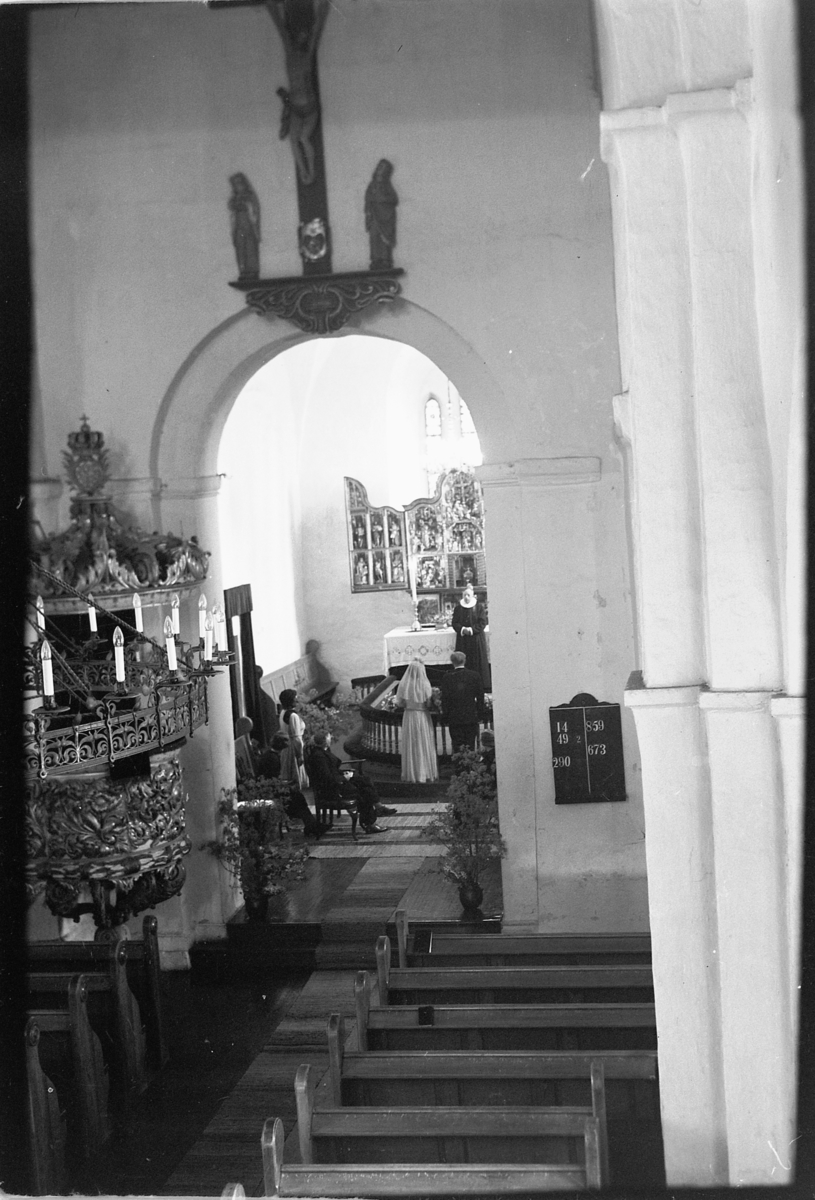 Håkon Prestkværn, Bryllup, Skramstad, vielse i Ringsaker kirke.