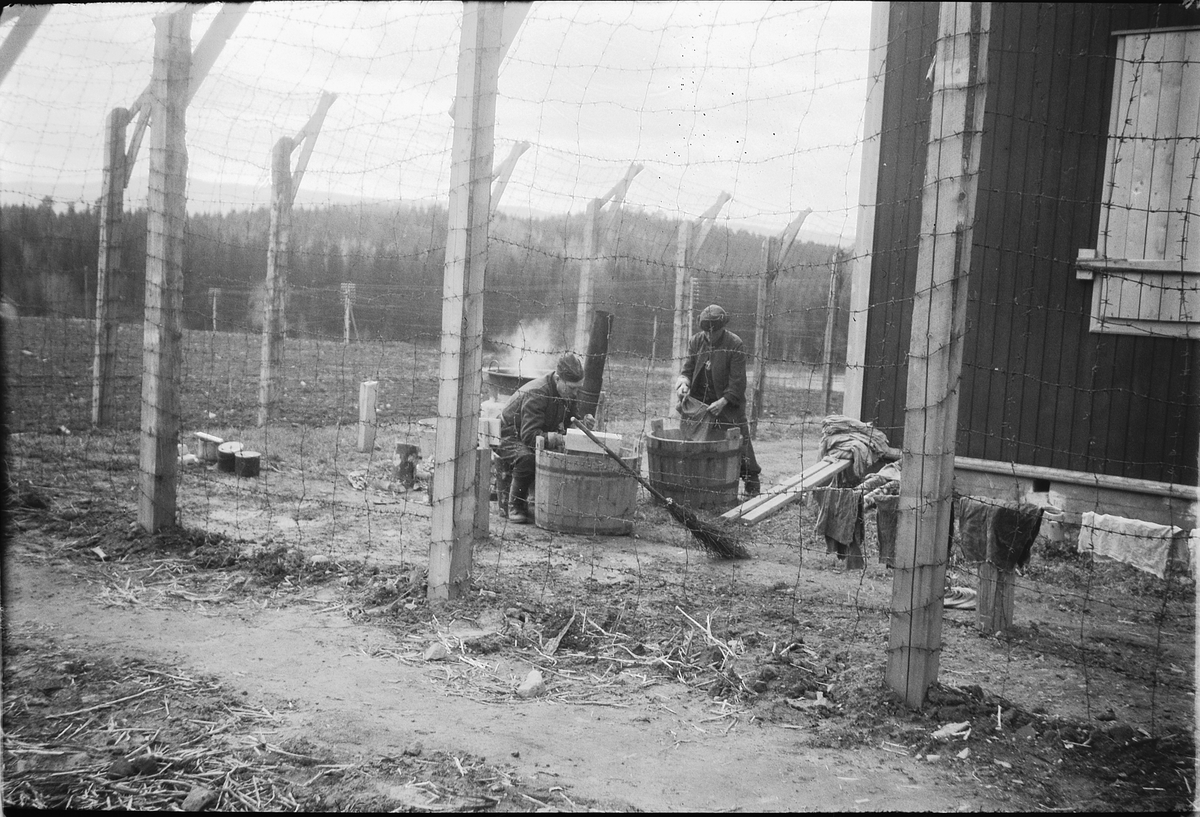 Håkon Prestkværn, RUSSISKE KRIGSFANGER, RINGSAKER UNGDOMSLOKALE, 1944-1945.