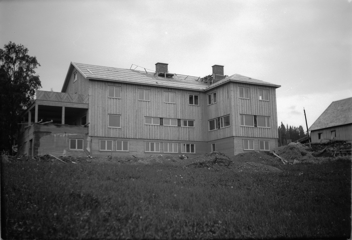 Håkon Prestkværn, Solbjør gård og rekreasjonshjem, Ring.