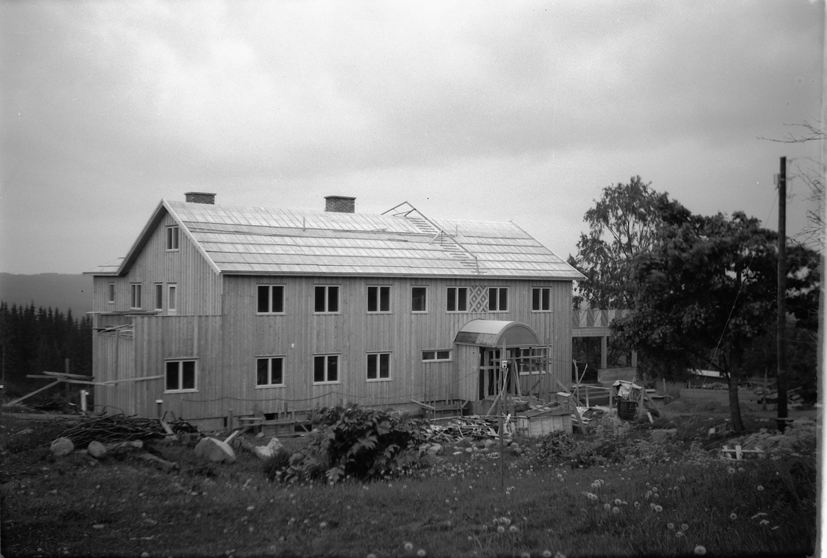 Håkon Prestkværn, Solbjør gård og rekreasjonshjem, Ring.