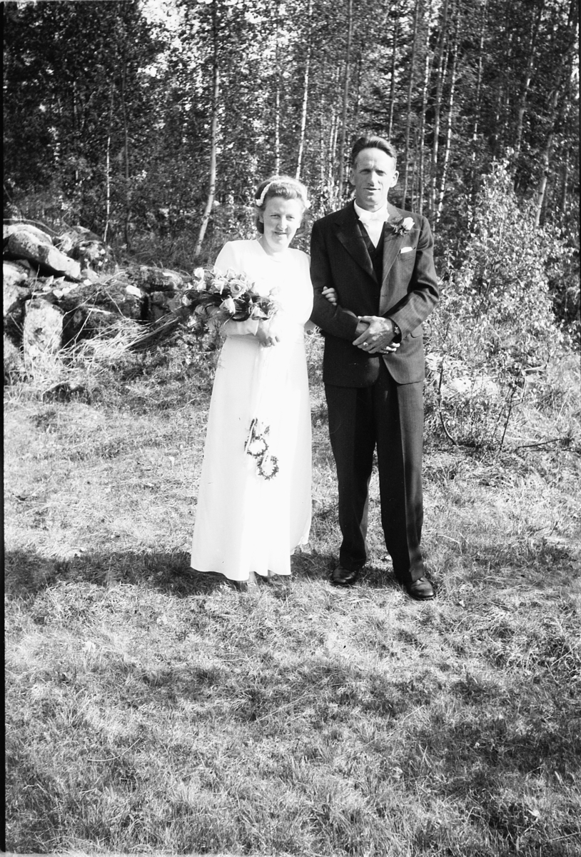Håkon Prestkværn, Bryllup, Tangen. Brudeparet.