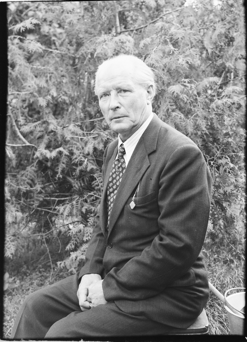 Håkon Prestkværn, Ukjent eldre mann.
