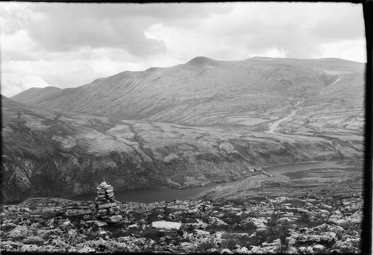 Håkon Prestkværn, Fjellandskap. Rondane, utsikt. Fotokonvolutt mrk. "Rondane"