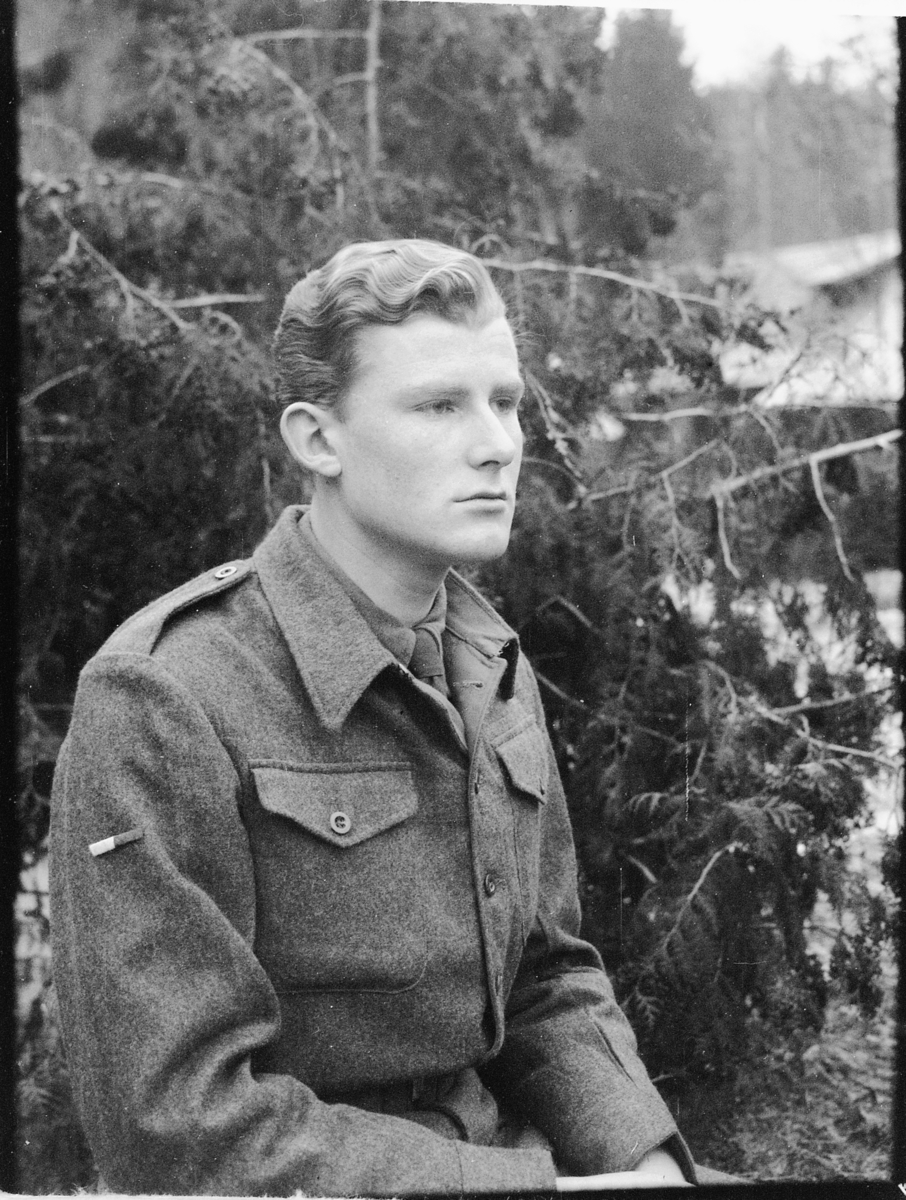 Håkon Prestkværn, Ukjent norsk soldat i uniform.