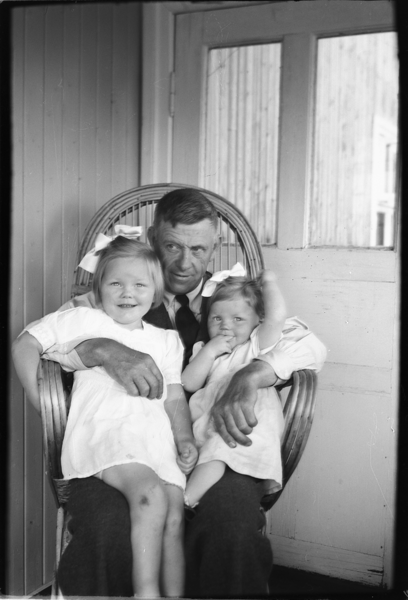 Håkon Prestkværn, Kjos?Ring. Familiegruppe 3, ukjente.