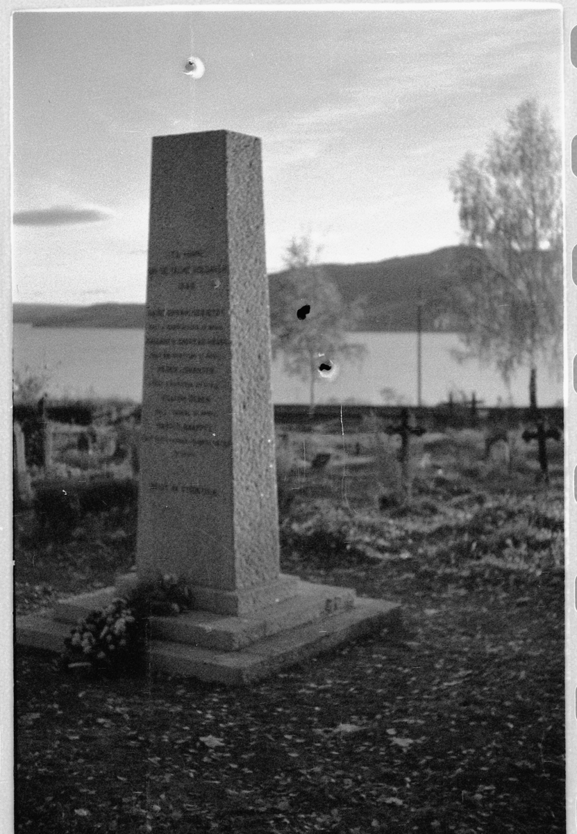 Håkon Prestkværn, Bauta til minne om falne, norske soldater under kampene i 1940. Minnestein.