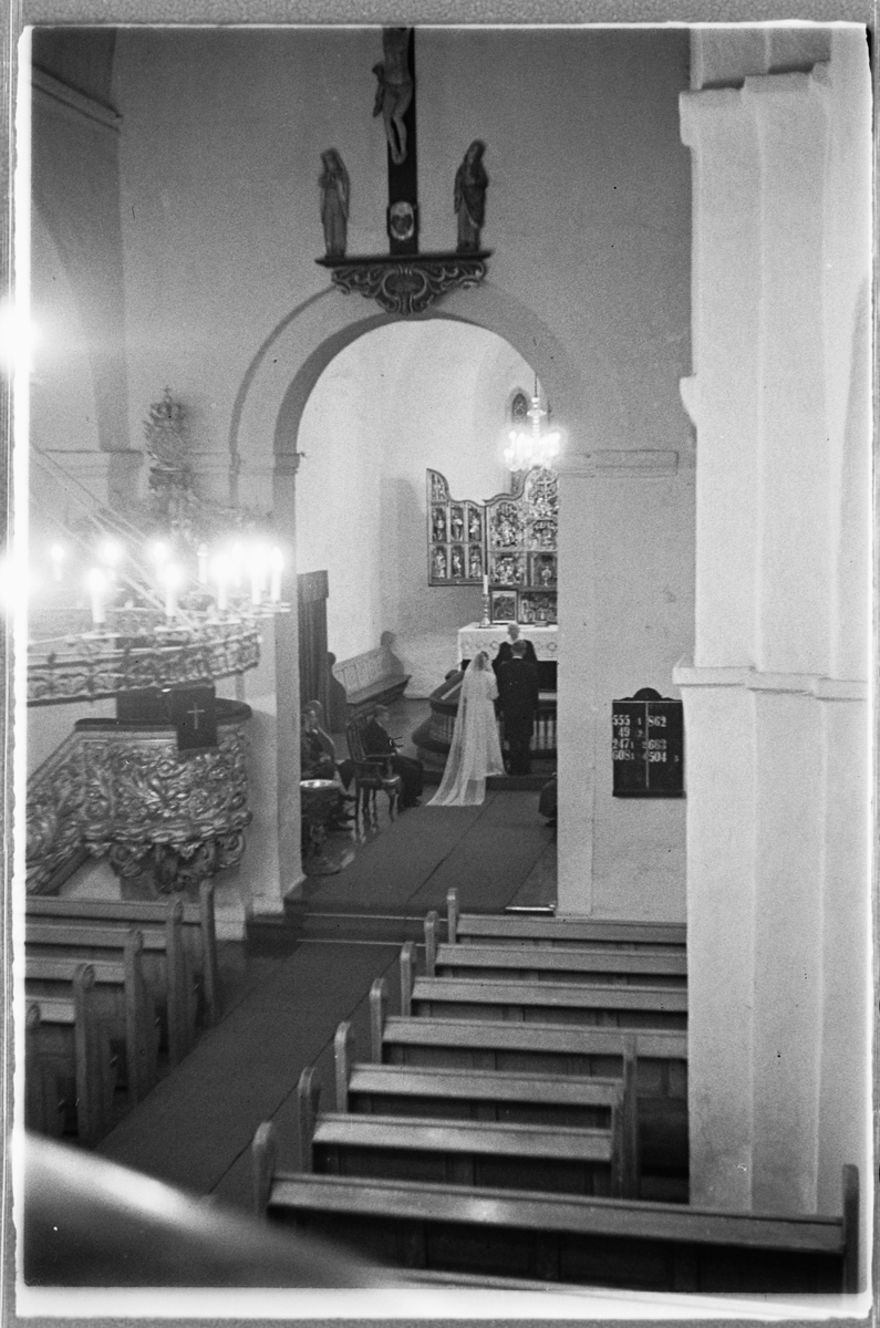 Håkon Prestkværn, Bryllup. Vielse i Ringsaker kirke.