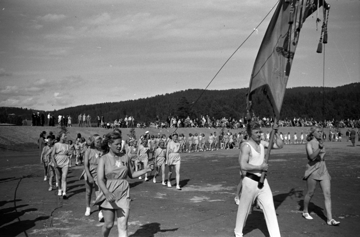 Håkon Prestkværn, Turnstevne, Moelv Idrettspark, juni 1949.