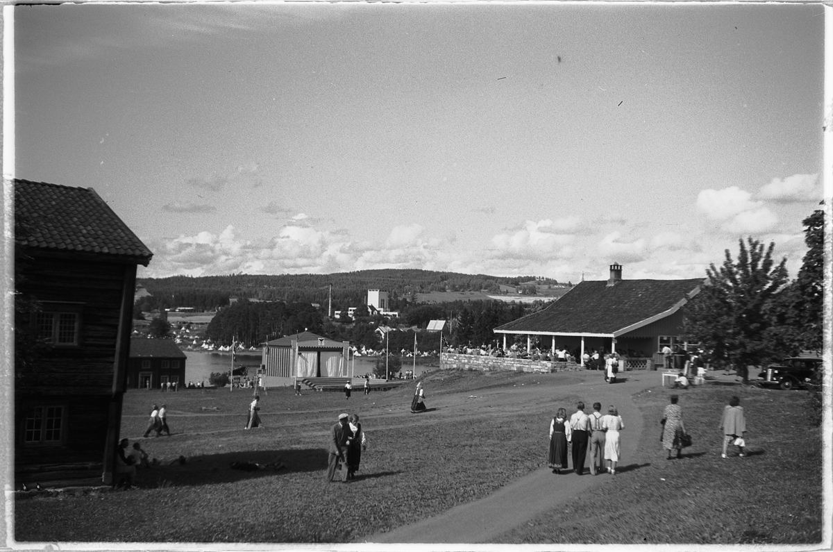 Håkon Prestkværn, DOMKIRKEODDEN, SCENE OG KAFE. Byjubileet 1949.