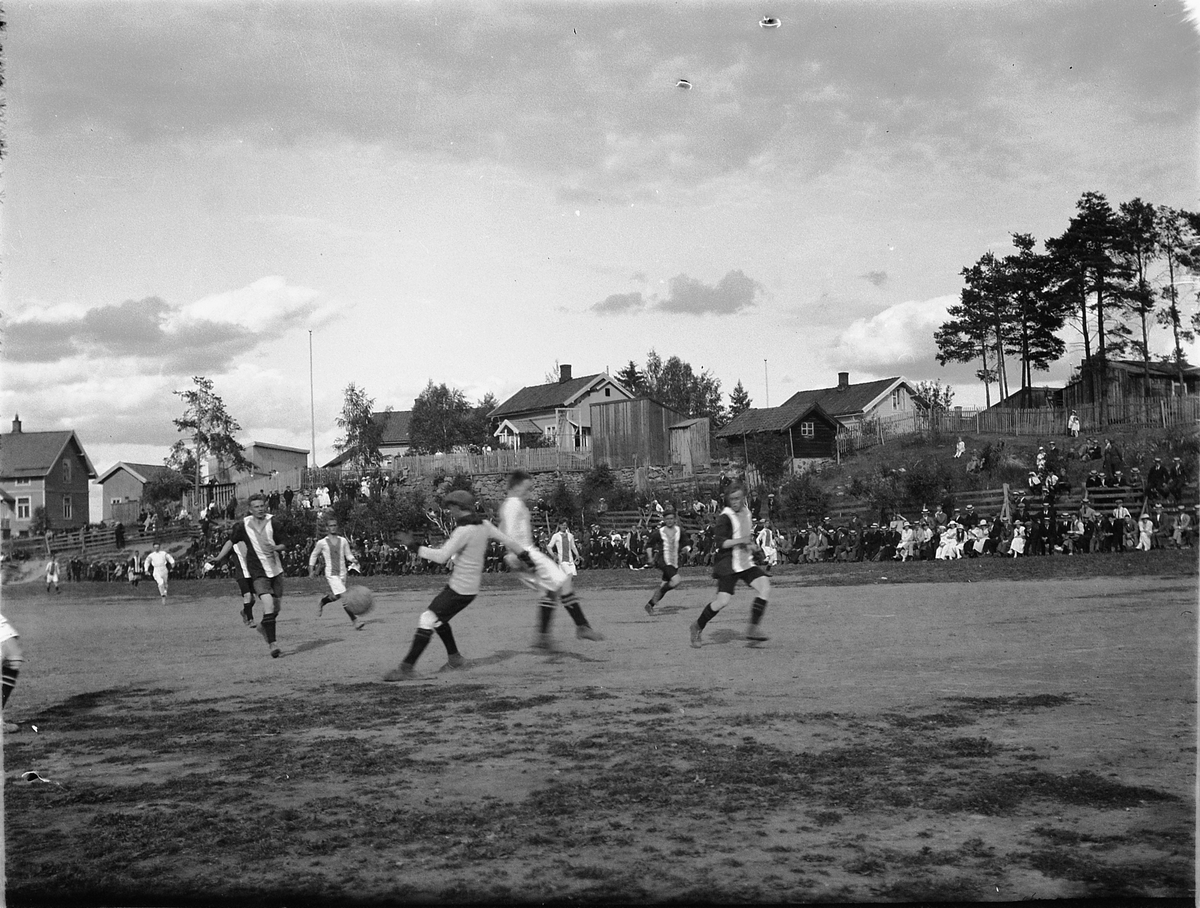 Ragnvald Andersen, Fotballkamp på Utstillingsplassen i Hamar.