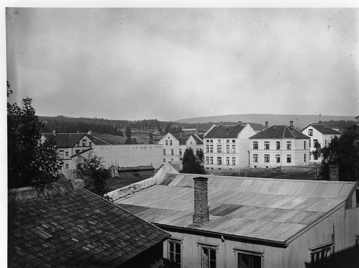 Hans Emil Erichsen, Bebyggelse langs Sverdrupsgate i Hamar.
