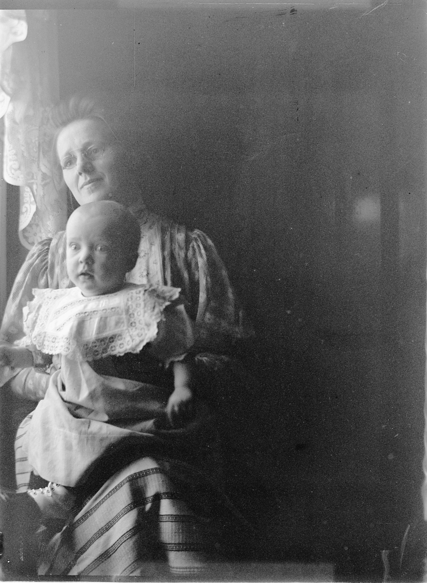 Simen Baardseth, Ukjent mor med en baby på fanget.