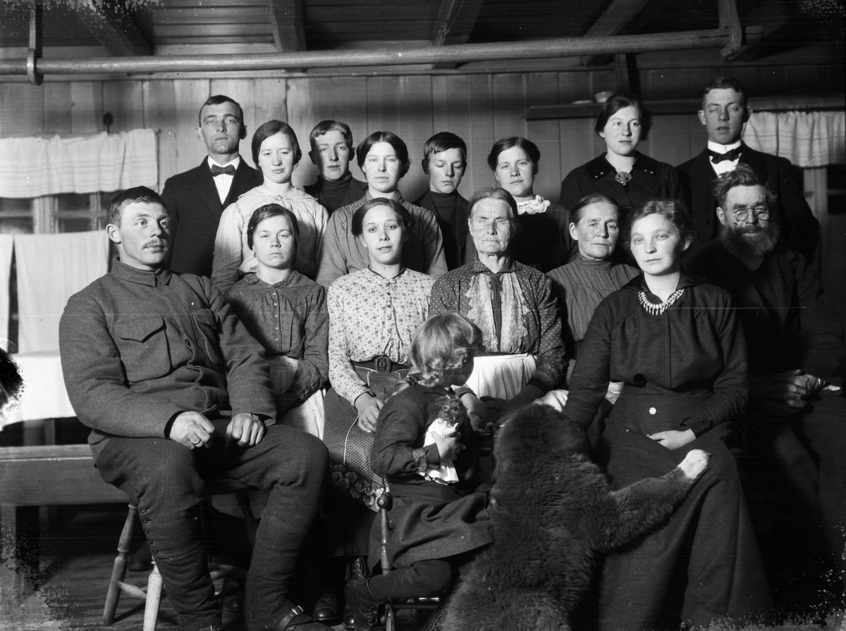 Kristian Heramb, Gr. 16. Familiebilde, juleaften, Heramb, 1916.
