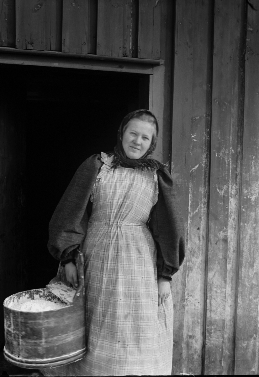 Ole Hansen Løken, BUDEIE, UKJENT. Mimi Løken?