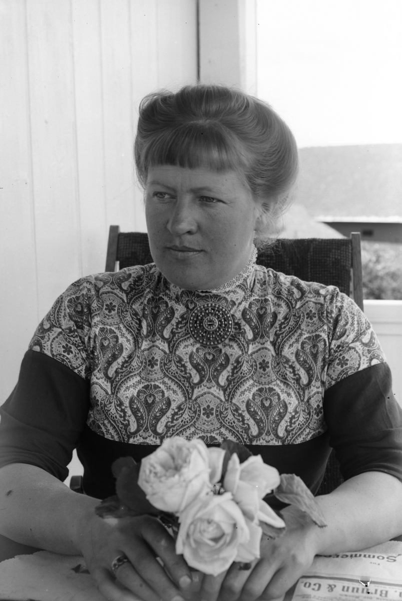Ole Hansen Løken, Mimi Løken f. Ring, portrett,