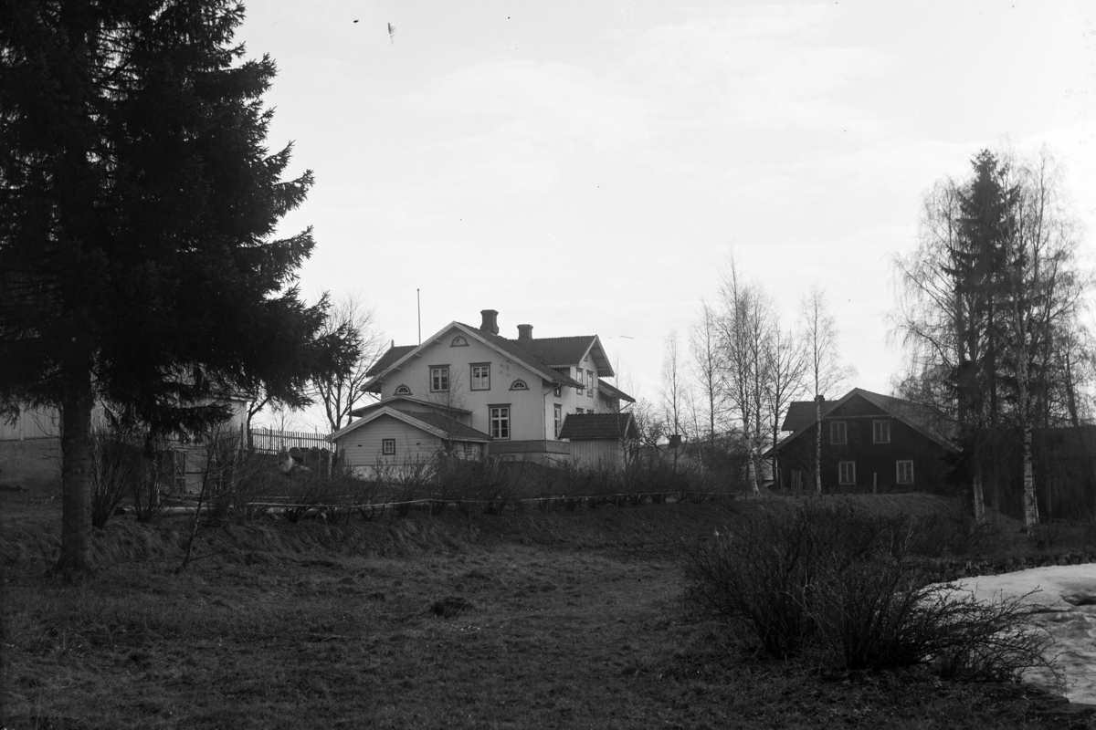Simen Baardseth, MOKVERN GÅRD, MOELV, MØLLA TIL HØYRE.