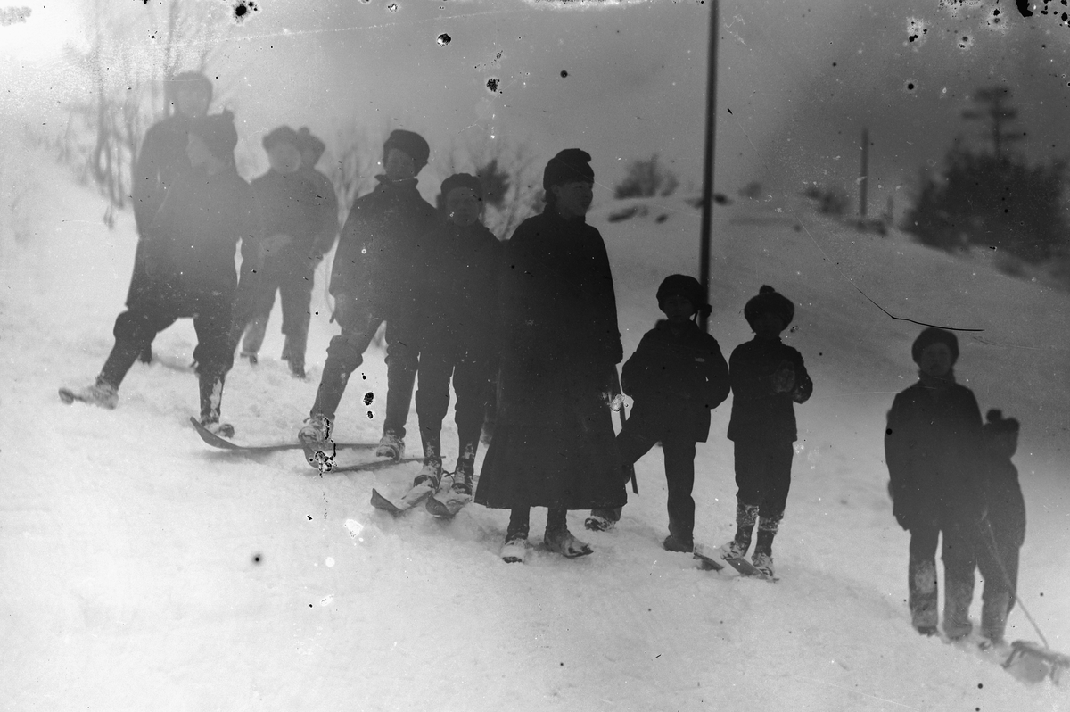 Hans Emil Erichsen, Ukjente barn. Vinterbilde. Ski.