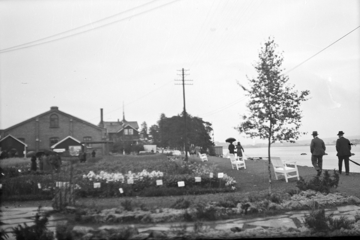Håkon Prestkværn, Ridehuset, Hamar, Strandpromenaden, Storhamarstranda, hageanlegg.