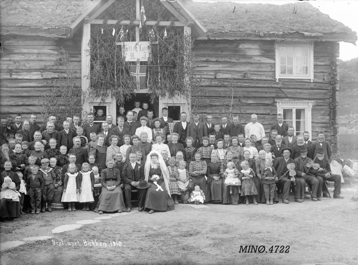 Peder J. Bredalslien, Bryllup Bakken, personer, klær, brudekjole, bolighus