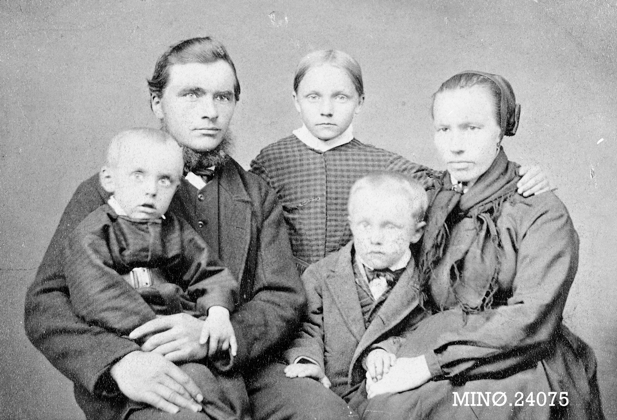 Elen Schomragh, Familiebilde.