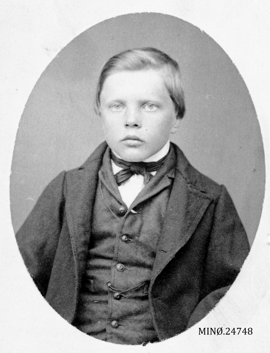 Elen Schomragh, Portrett av ung mann - Anders A. Urset, født 1860